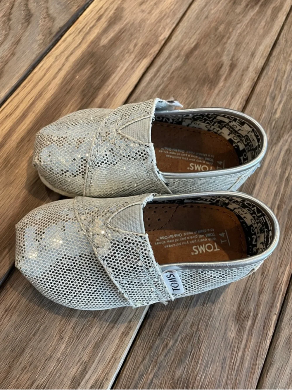 TOMS Toddler Silver Sparkle Slip-Ons Size T4